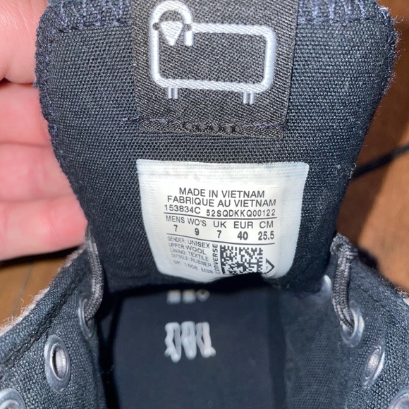 Limited Edition Woolrich x Converse high tops. Men’s 7 and Women’s 9 - Picture 1 of 5